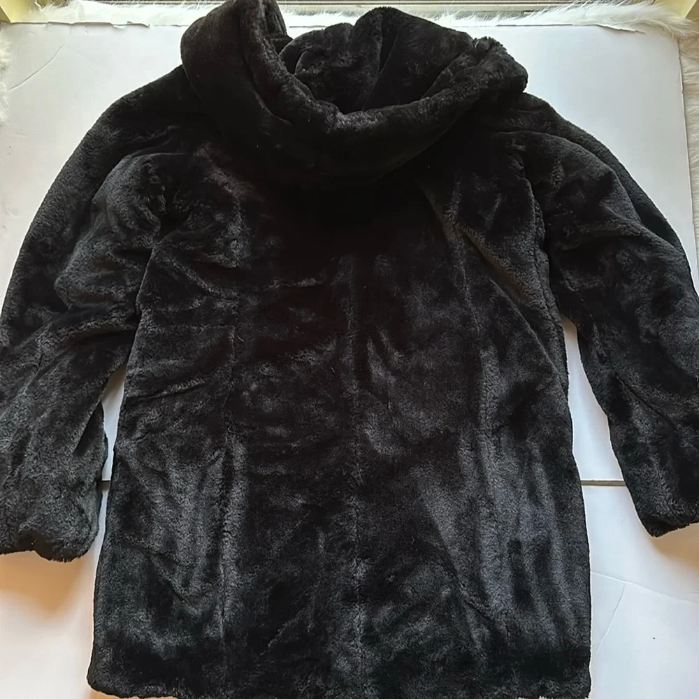 Luxurious Black Faux Fur Coat - Picture 13 of 17